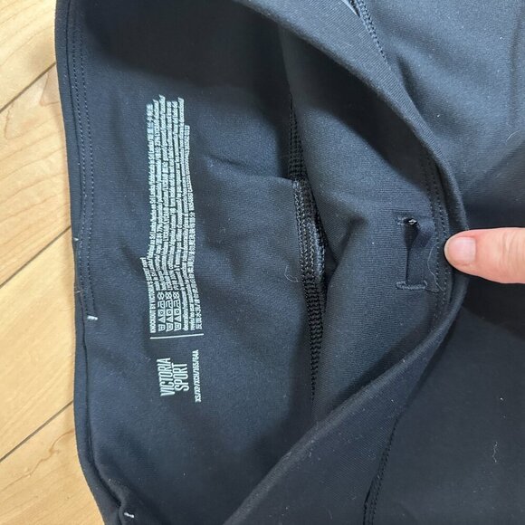 VICTORIA SPORT/Victoria's Secret Black Racing Stripe Crop Leggings size XS - Picture 7 of 9